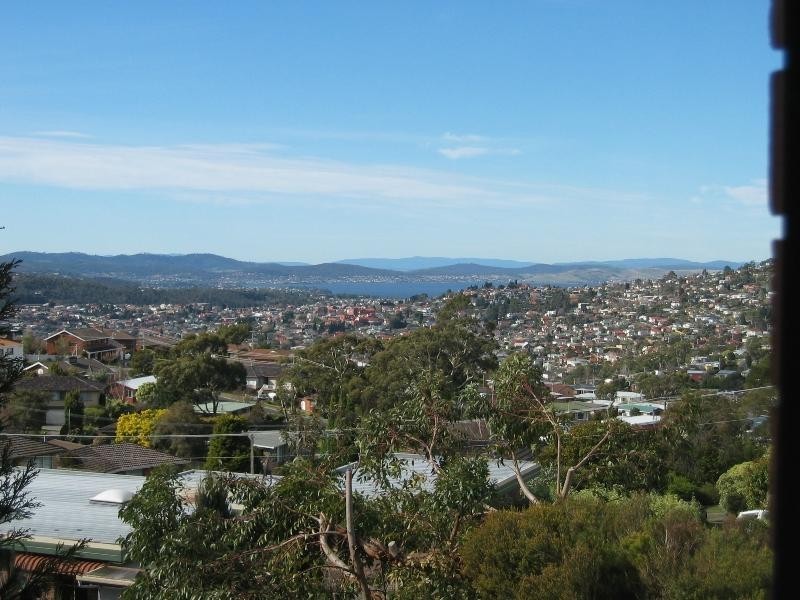 1/1 Riseley Court, Lenah Valley TAS 7008