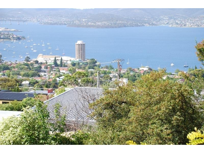 10 Eurella Avenue, Sandy Bay TAS 7005