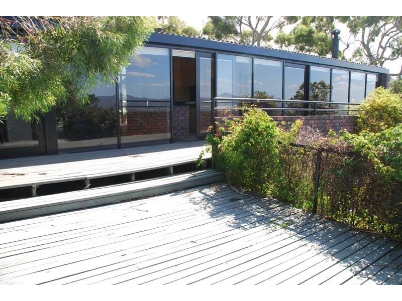 10 Eurella Avenue, Sandy Bay TAS 7005
