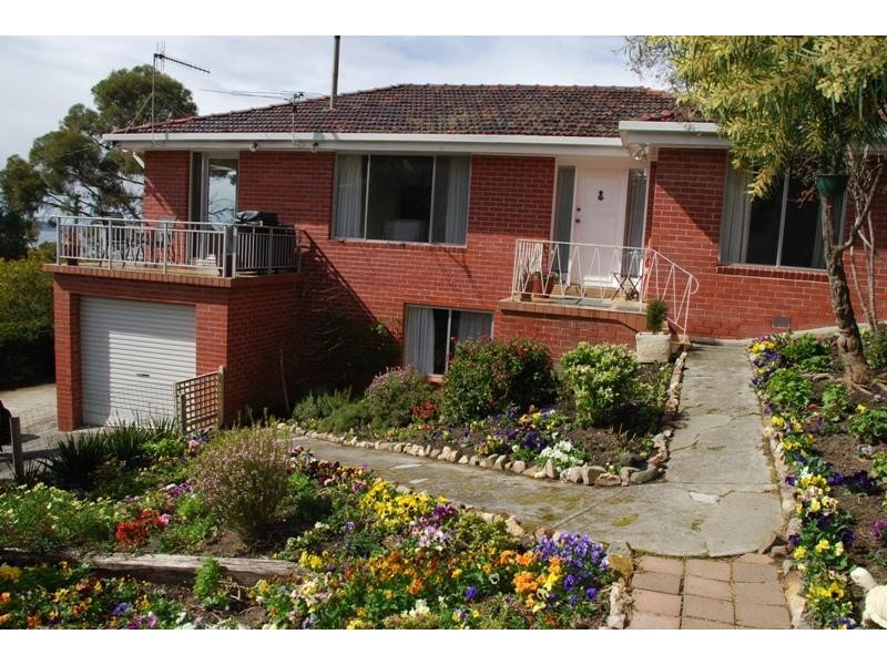 2 Atunga Street, Taroona TAS 7053