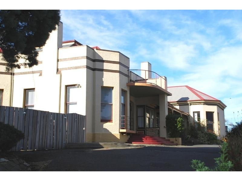 2/23 STOKE STREET, New Town TAS 7008