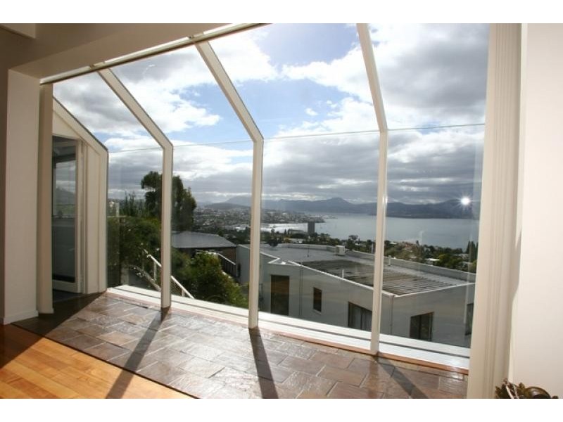 Unit 1/14 Capri Drive, Sandy Bay TAS 7005