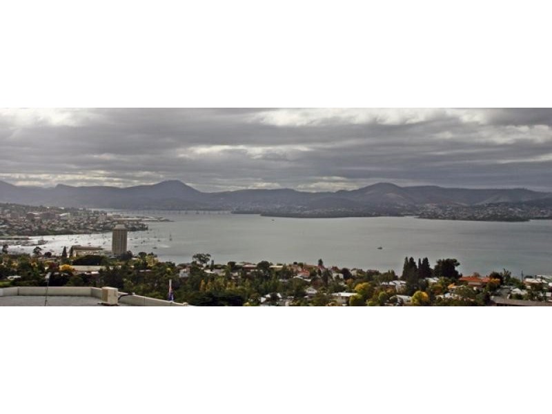 Unit 1/14 Capri Drive, Sandy Bay TAS 7005