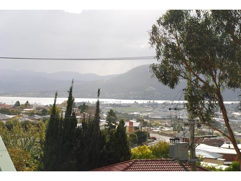 25 Corinda Grove, West Moonah TAS 7009
