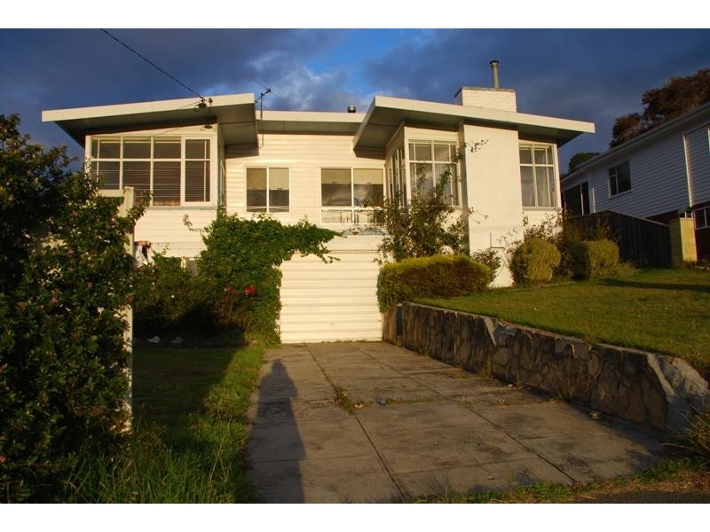 18 East Derwent Highway, Rose Bay TAS 7015