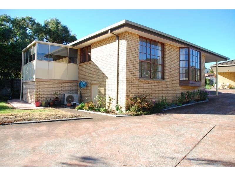 1/5 Beach Road, Lindisfarne TAS 7015