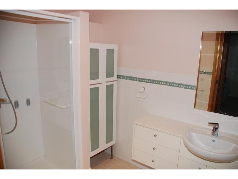 1/5 Beach Road, Lindisfarne TAS 7015