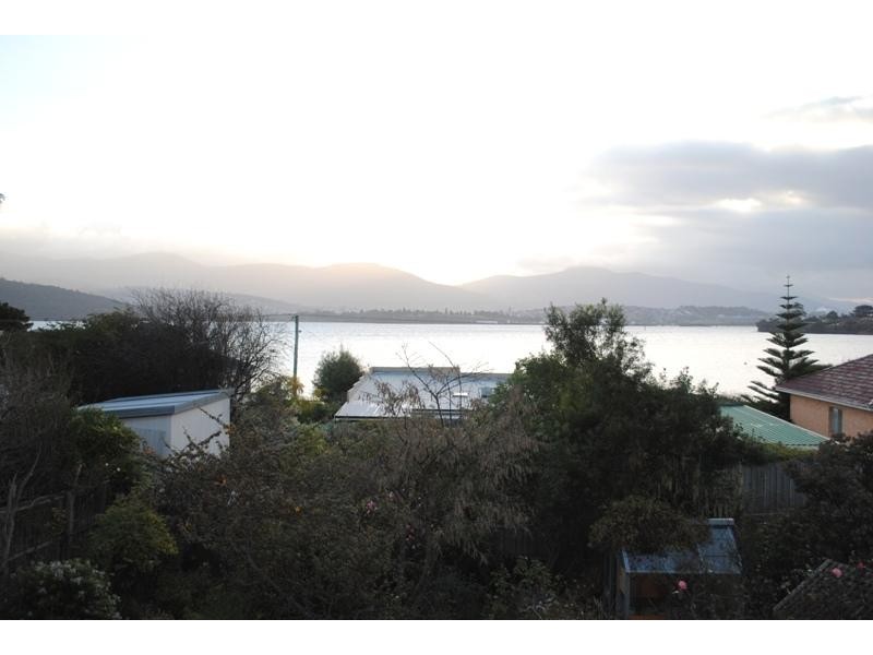 35 East Derwent Highway, Rose Bay TAS 7015