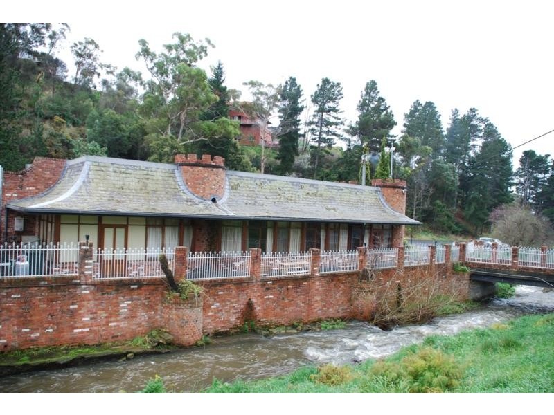 52 Creek Road, Lenah Valley TAS 7008