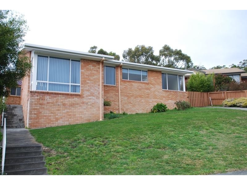 7 Lighton Way, Lenah Valley TAS 7008