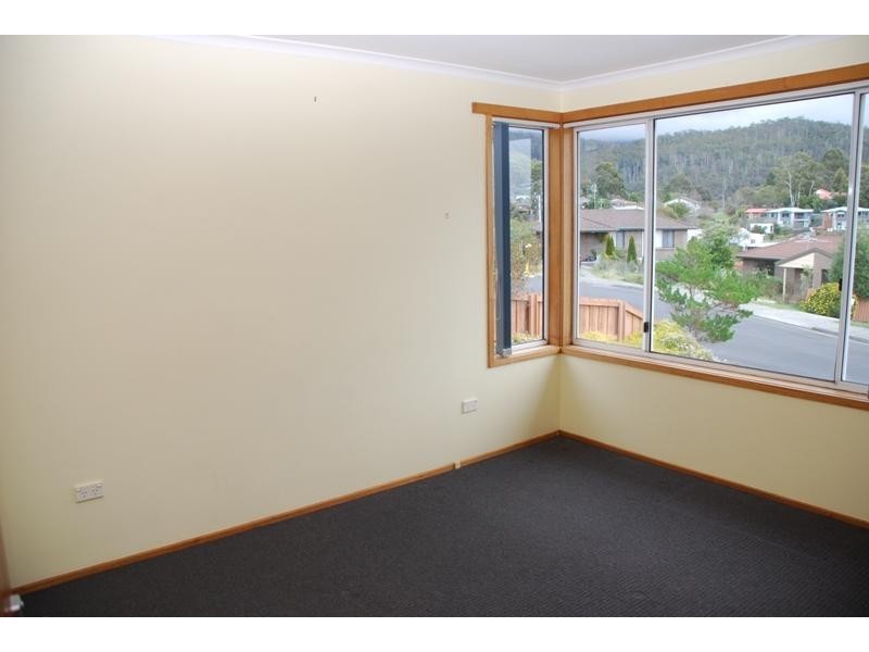 7 Lighton Way, Lenah Valley TAS 7008