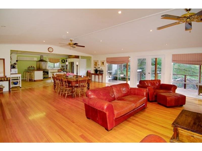 525 Davis Road, Broadford VIC 3658