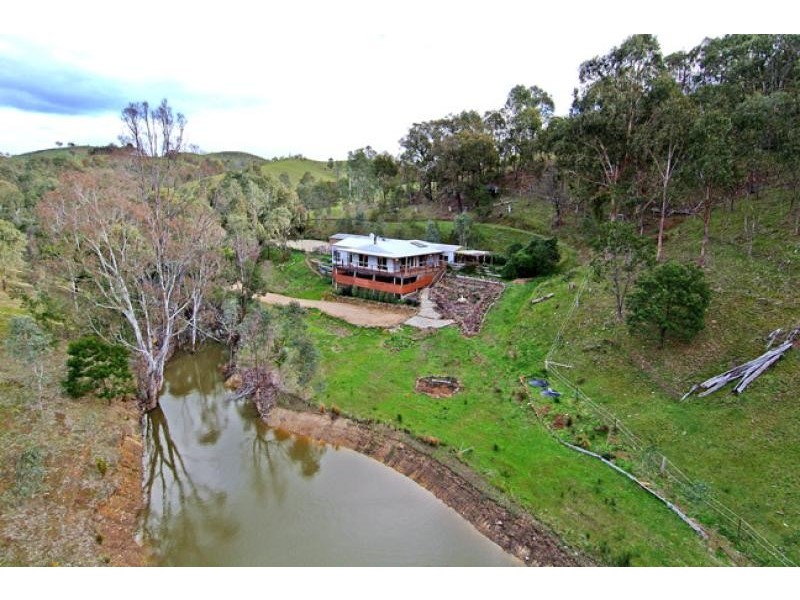 525 DAVIS ROAD, Broadford VIC 3658