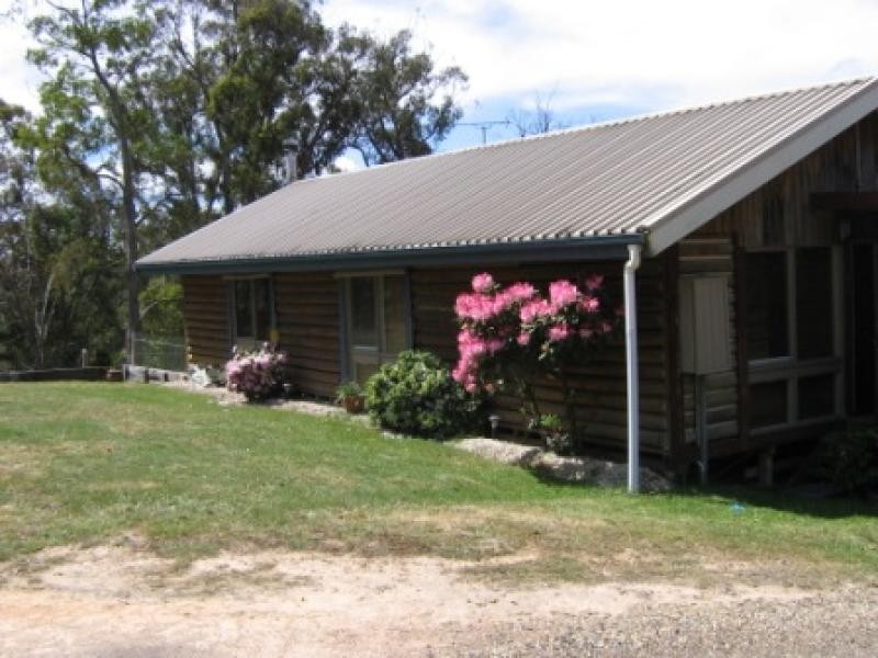 230 DOCTORS CREEK ROAD, Clonbinane VIC 3658