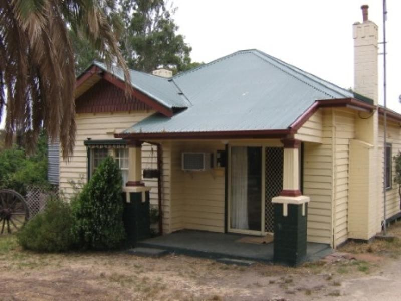 4 High Street, Pyalong VIC 3521