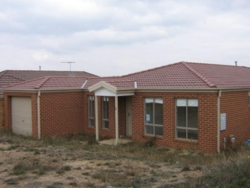 4 PAMELA COURT, Wallan VIC 3756