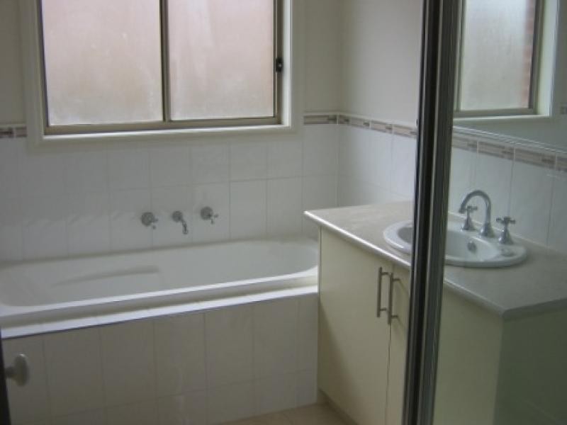 4 PAMELA COURT, Wallan VIC 3756