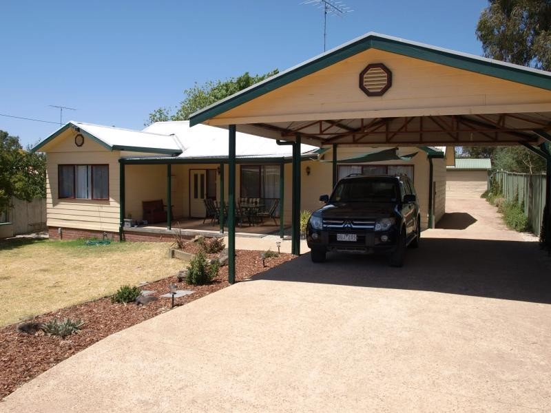 78 Snodgrass Street, Broadford VIC 3658