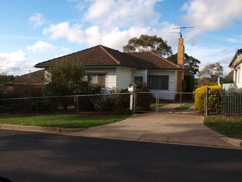 12 Chapel Street, Kilmore VIC 3764