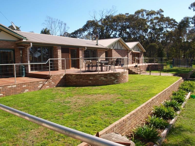 9-11 DUFFY STREET, Kilmore East VIC 3764