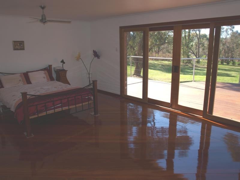 9-11 DUFFY STREET, Kilmore East VIC 3764