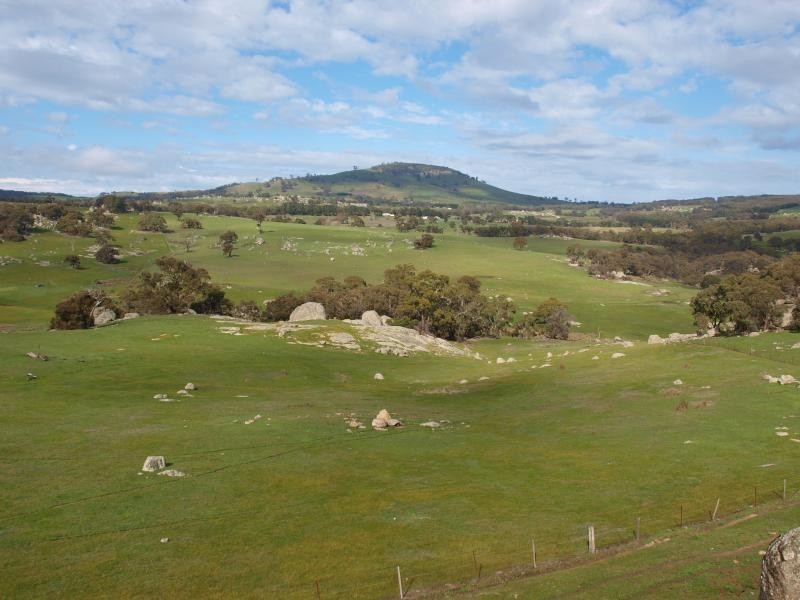 950 LANCEFIELD PYALONG ROAD, Lancefield VIC 3435