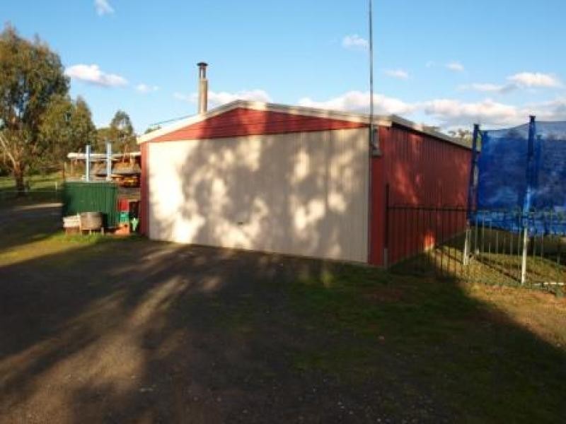 15 WALLIS ROAD, Broadford VIC 3658