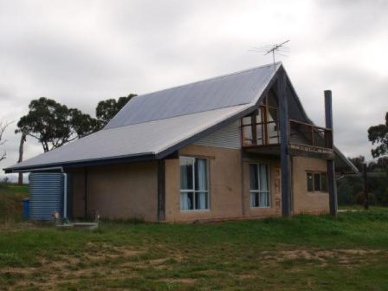 12 Cooke Drive, Pyalong VIC 3521