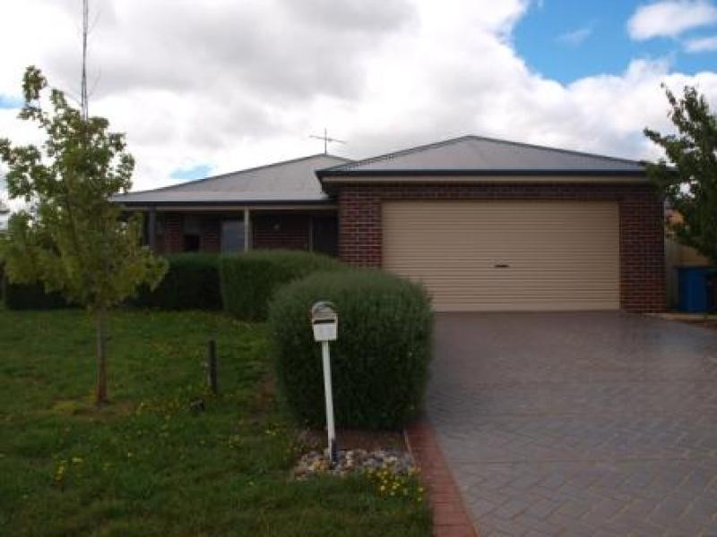 12 Candice Street, Kilmore VIC 3764