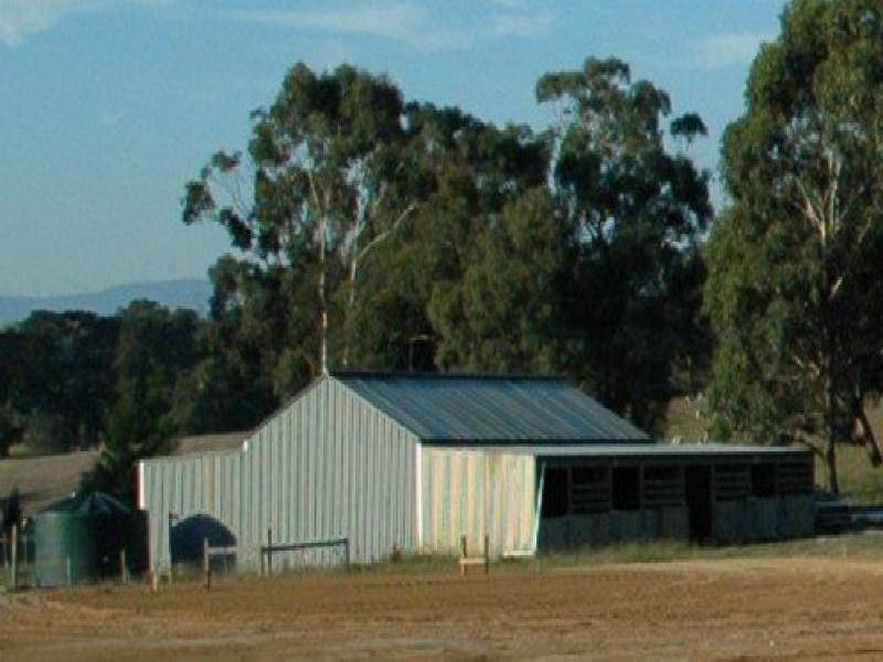 33 MAURICE ROAD, Wandin North VIC 3139