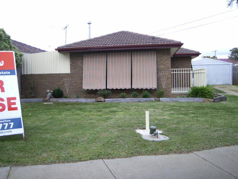 13 KYORA COURT, Melton VIC 3337