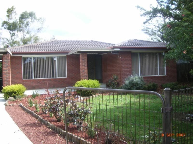 4 INCE PLACE, Melton VIC 3337