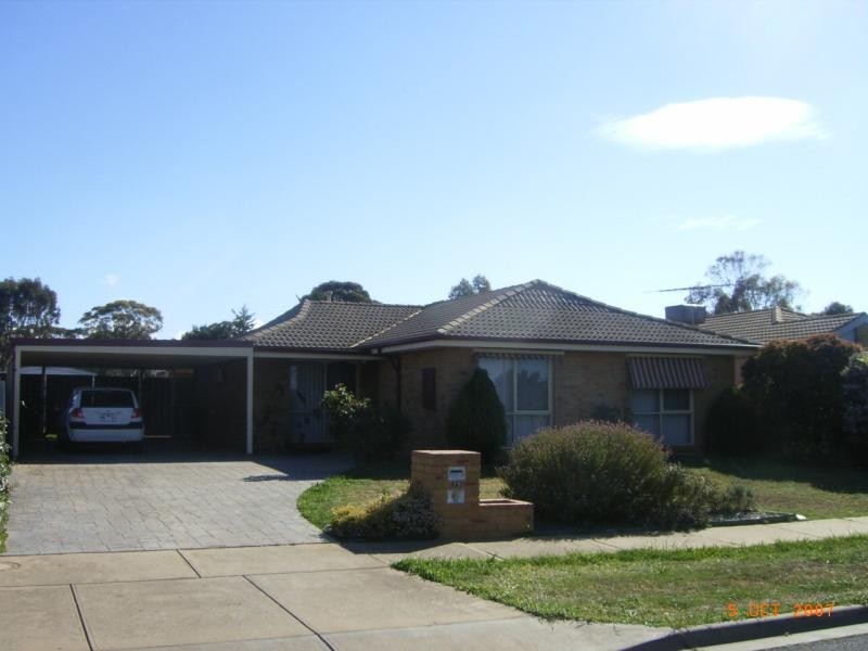 79 PICCOLOTTO DRIVE, Melton VIC 3337