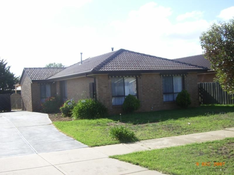 22 GAMALITE DRIVE, Melton VIC 3337