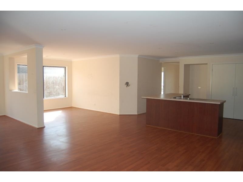 7 SKIPTON STREET, Kurunjang VIC 3337