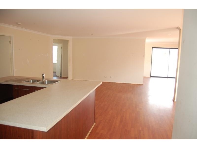 7 SKIPTON STREET, Kurunjang VIC 3337