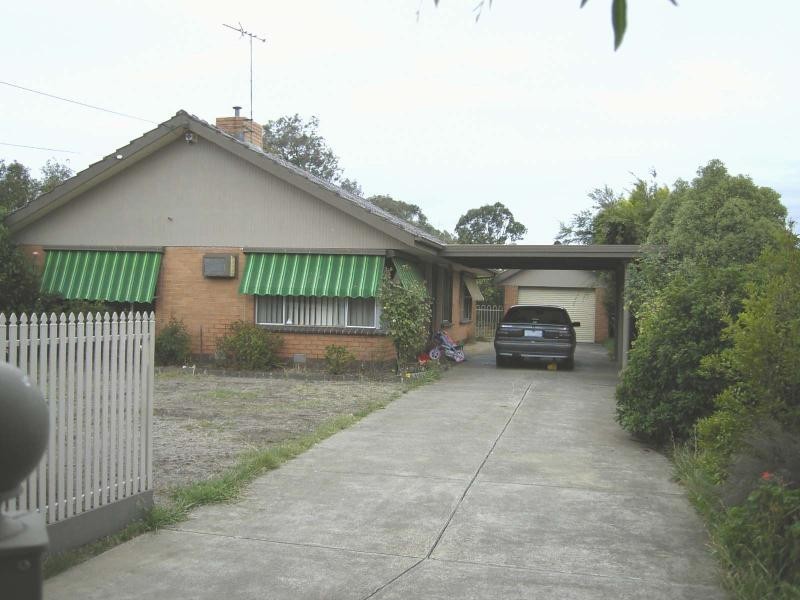 2 IRIS COURT, Melton South VIC 3338