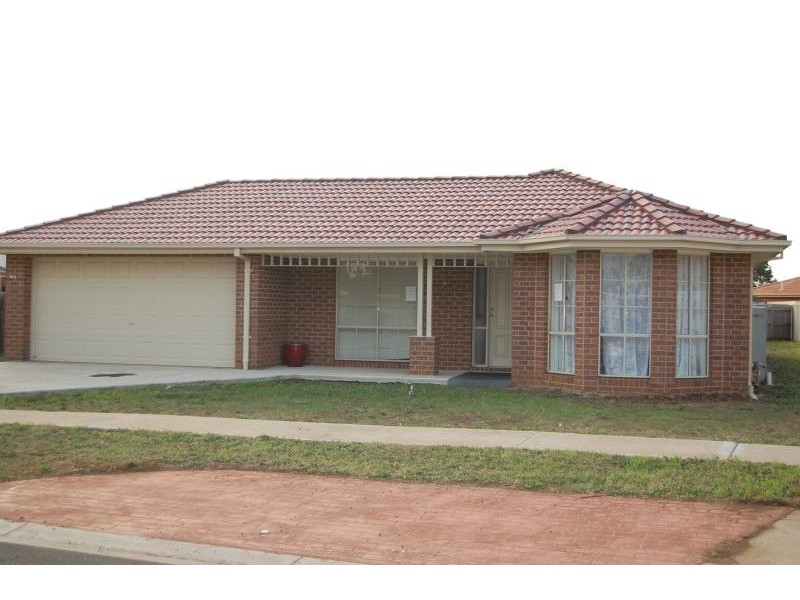 358 CENTENARY AVENUE, Melton VIC 3337