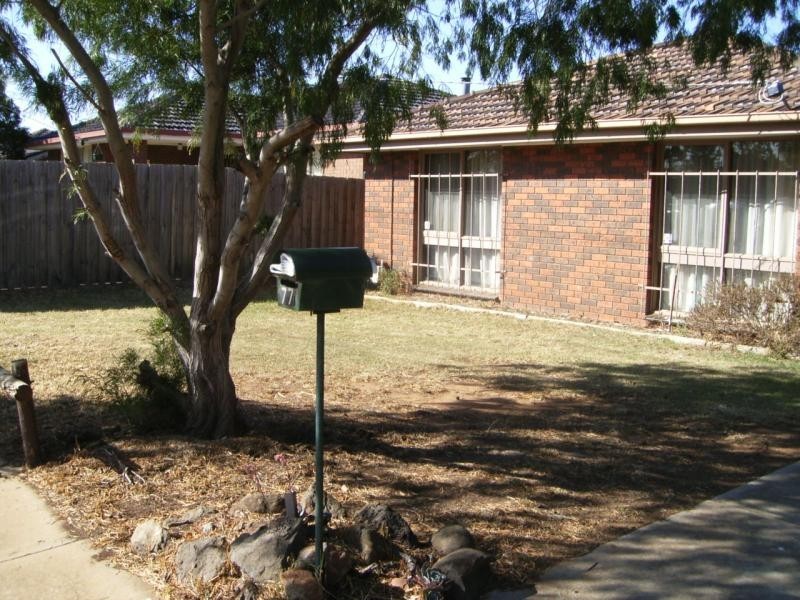 77 WILSON ROAD, Melton South VIC 3338