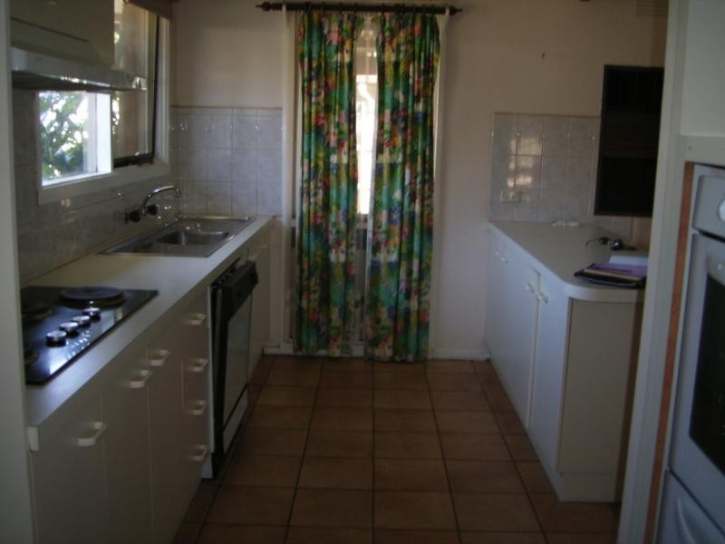 77 WILSON ROAD, Melton South VIC 3338