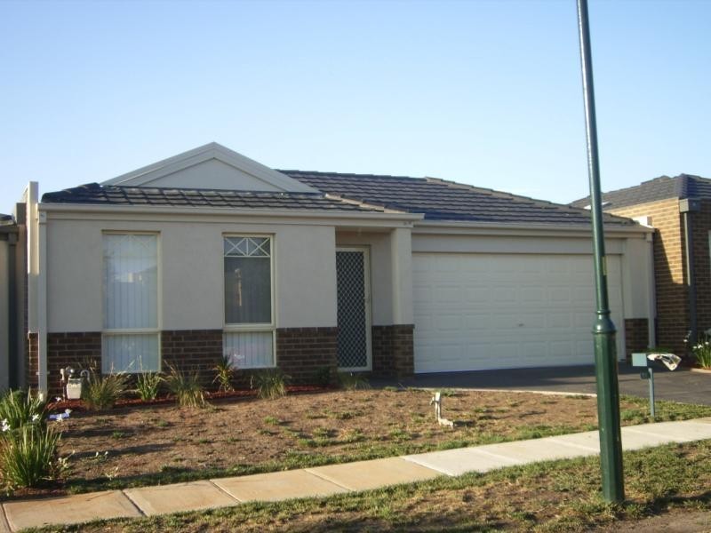 35 TANDARA CIRCUIT, Melton VIC 3337