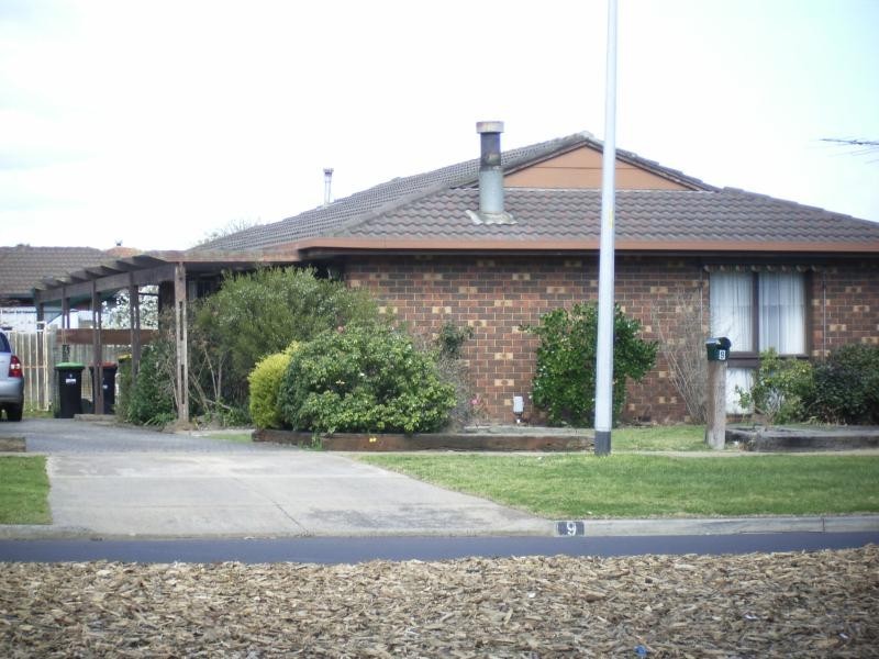 9 KIRKTON DRIVE, Melton VIC 3337