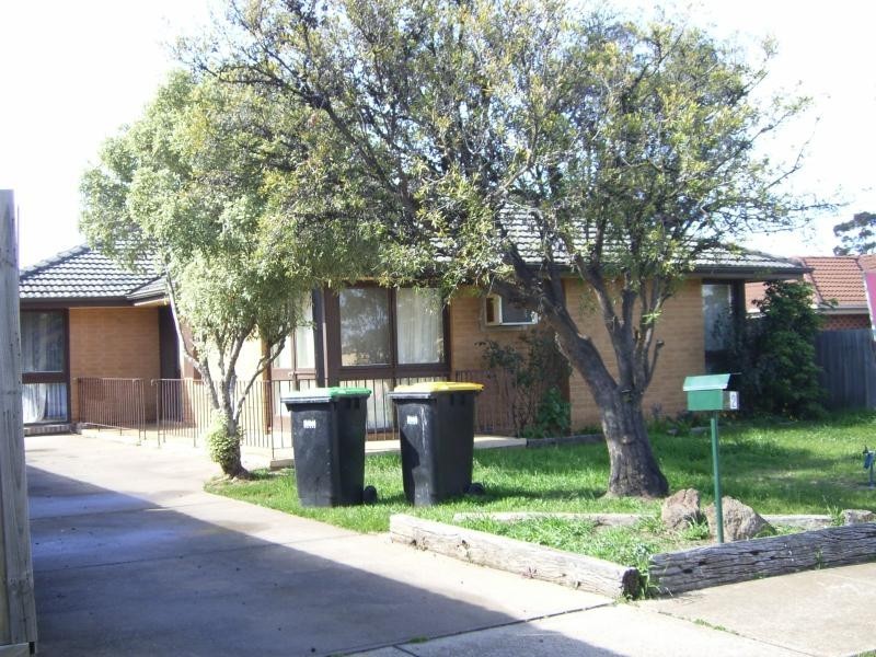 72 MARINA DRIVE, Melton VIC 3337