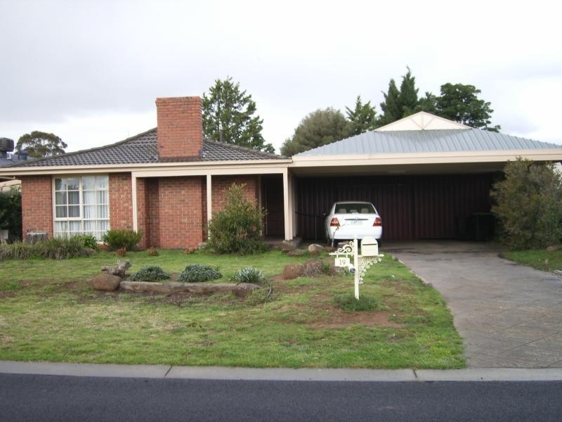 19 McKinnon Court, Melton VIC 3337