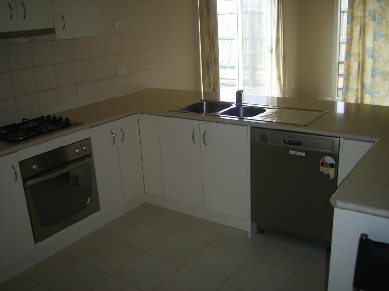 13 Maree Court, Melton VIC 3337