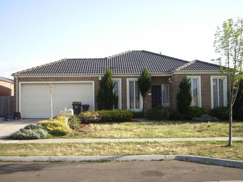 32 Westlake Drive, Melton West VIC 3337