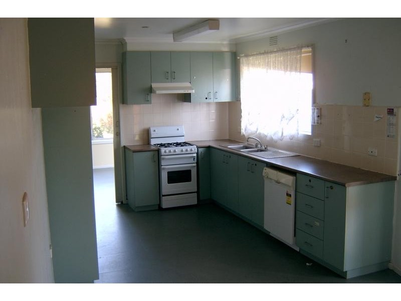 18 Charles Court, Melton VIC 3337