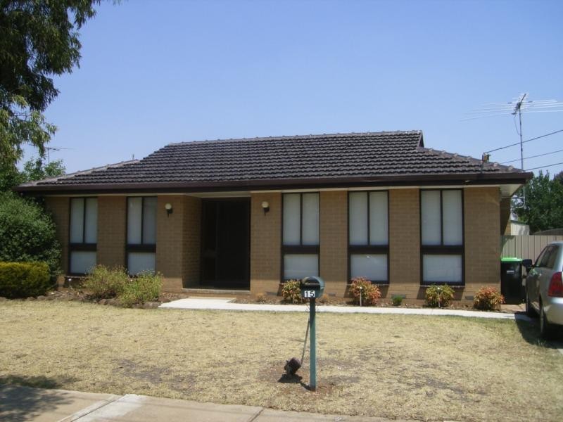 15 Rosina Drive, Melton VIC 3337