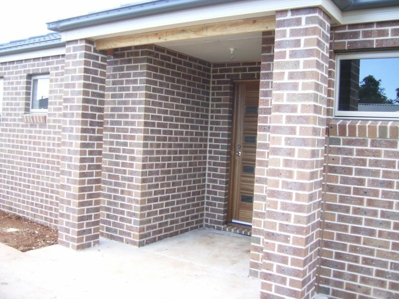 Unit 2/36 Kurrajong Crescent, Melton South VIC 3338