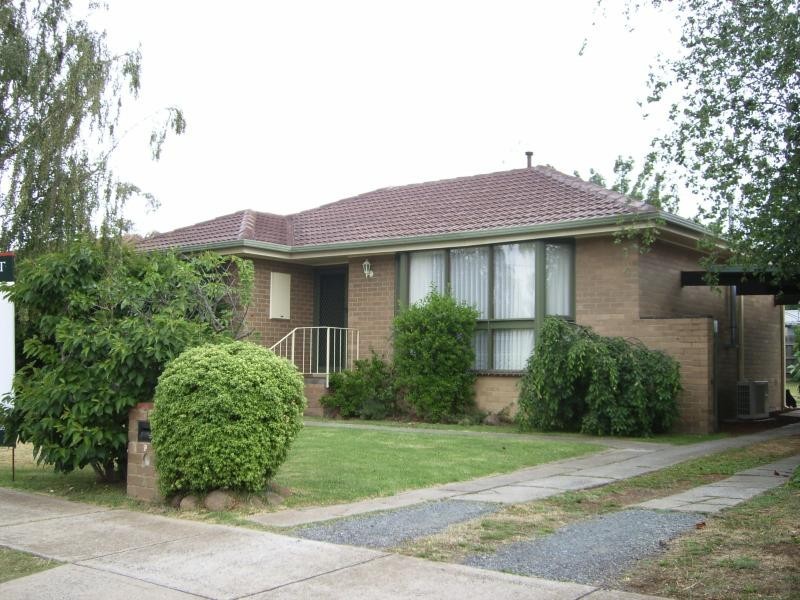 9 Raleighs Road, Melton VIC 3337